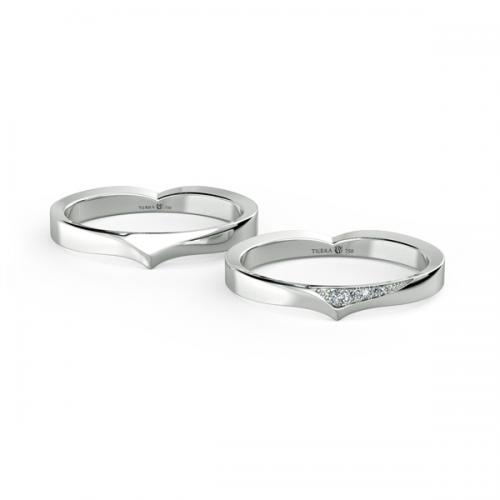 Mẫu nhẫn cưới hình trái tim tinh tế